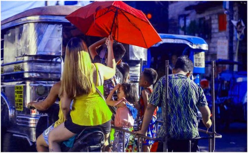 তীব্র দাবদাহে নিঃশ্বাস নিতেও কষ্ট হচ্ছে ফিলিপাইনে 