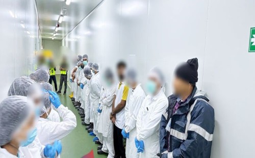 মালয়েশিয়ায় বাংলাদেশিসহ ৫২ অবৈধ অভিবাসী আটক 