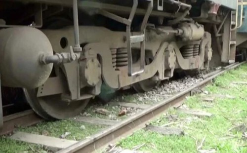 ঢাকাগামী তুরাগ এক্সপ্রেসের বগি লাইনচ্যুত 