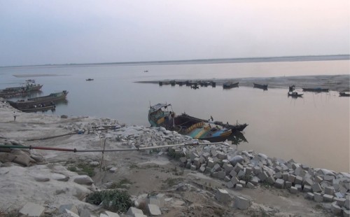 ১১ বার বাড়ি সরিয়েছেন হাকিম 