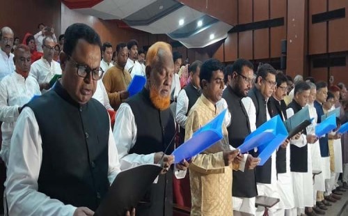 রংপুরে উপজেলা পরিষদ নির্বাচনে জয়ীদের শপথগ্রহণ 