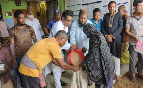 ৩ হাজার পরিবার পেলো ঈদ উপহার 