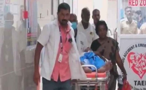 ভারতে বিষাক্ত মদপানে নিহতের সংখ্যা বেড়ে ৩৭ 