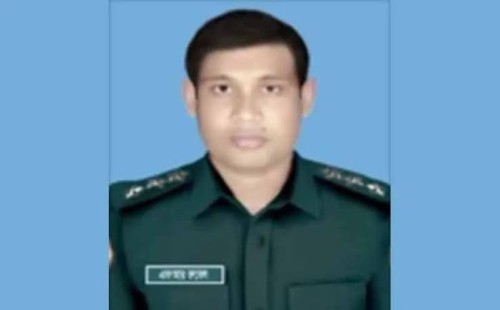 ছাদ ফুটো করে আসামি পালানোর ঘটনায় জেলারকে বদলি 