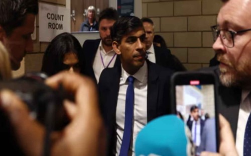 পরাজয় মেনে নিয়ে স্টার্মারকে সুনাকের অভিনন্দন 