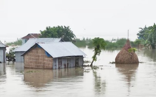 কুড়িগ্রামে ভয়াবহ রূপে বন্যা, ২ লাখ মানুষ পানিবন্দী 