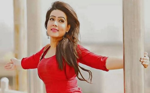 কেন সিনেমা থেকে দূরে, জানালেন মাহিয়া মাহি 