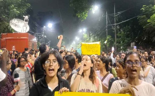 ভারতে নারীদের ‘রাত দখল’ কর্মসূচি 