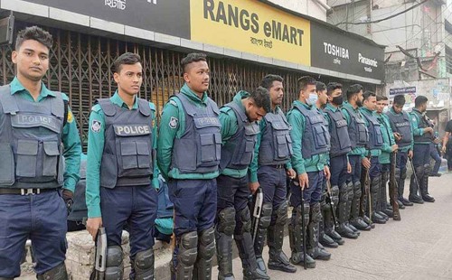 পুলিশের নিষ্ক্রিয়তা কাটবে কবে? 