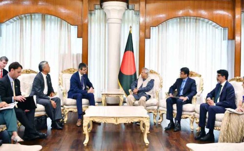 দেশ পুনর্গঠনে যুক্তরাষ্ট্রের সহায়তা চান প্রধান উপদেষ্টা 