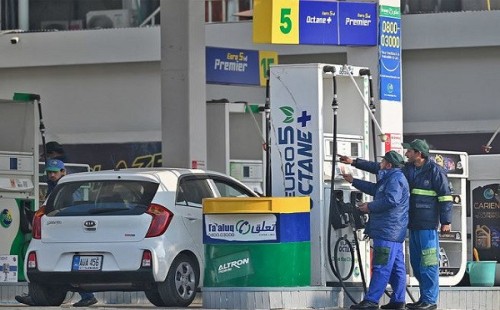 পাকিস্তানে কমলো জ্বালানি তেলের দাম 