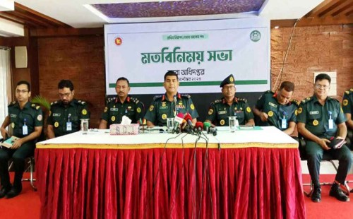 ৯০০ বন্দি এখনও পলাতক: আইজি প্রিজন্স 