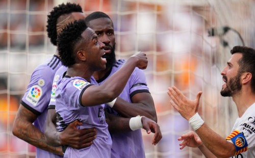 ভিনিসিউস ফালতু! 