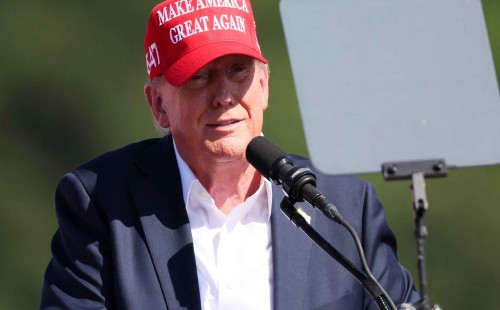 কমলা তৃতীয় বিশ্বযুদ্ধ ঠেকাতে পারবে না 