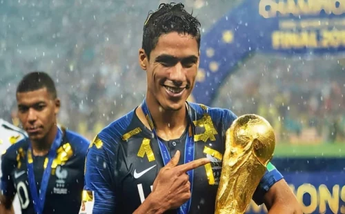 ফুটবলকে বিদায় জানালেন বিশ্বকাপ জয়ী রাফায়েল 