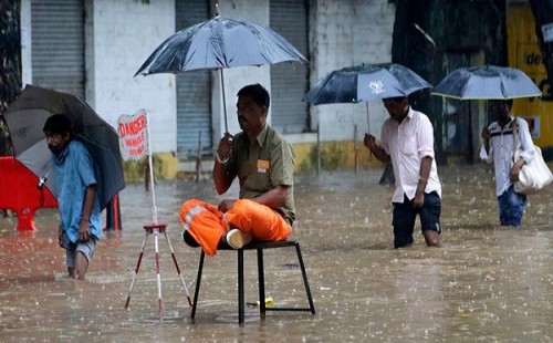 টানা বর্ষণে মুম্বাইয়ে ৪ জনের মৃত্যু 