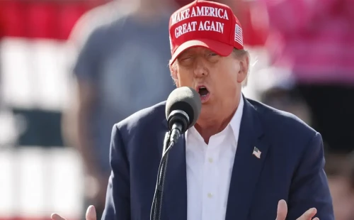 ট্রাম্পকে হত্যা করতে পারে ইরান, জানালেন গোয়েন্দারা 