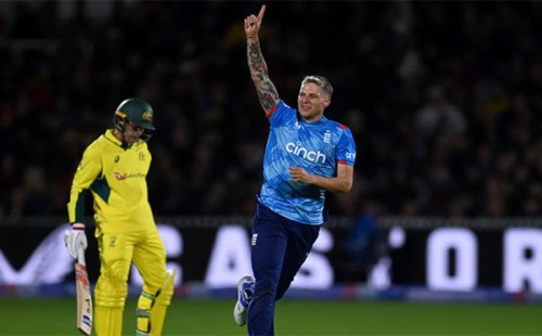 অস্ট্রেলিয়াকে উড়িয়ে সিরিজ সমতায় আনল ইংল্যান্ড 