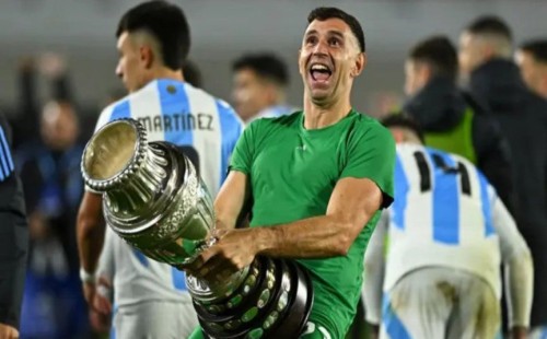 নিষিদ্ধ হলেন বিশ্বজয়ী মার্টিনেজ 