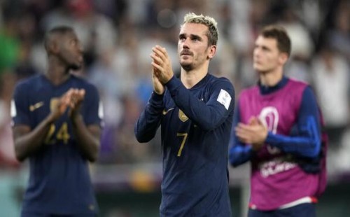 অবসরে ফ্রান্সের বিশ্বকাপ জয়ের নায়ক 