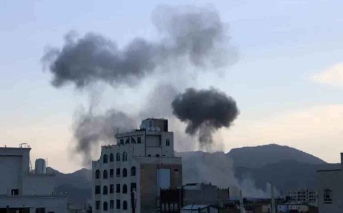 ইয়েমেনে নৌ ও বিমান হামলা যুক্তরাষ্ট্রের 