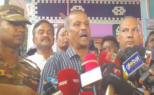 আপনারা কোনো রাজনৈতিক দলের ফাঁদে পা দেবেন না : আসিফ নজরুল 