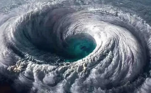 উপকূলে ধেয়ে আসছে ডানা, ২ নম্বর সতর্ক সংকেত 