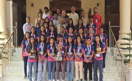 সাফজয়ী নারী ফুটবল দলকে সংবর্ধনা দিলেন প্রধান উপদেষ্টা 