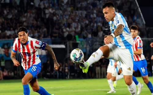 প্যারাগুয়ের কাছে হারল আর্জেন্টিনা 