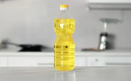 মূল্য নিয়ন্ত্রণে রাখতে সয়াবিন তেলে ভ্যাট কমাল সরকার 