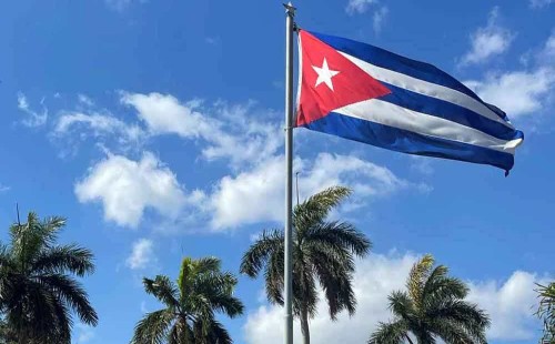 কিউবায় ৩০ বছর পর বোমা হামলাকারির মুক্তি লাভ 