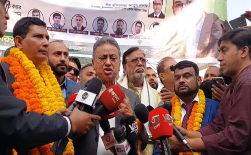 ‘ওয়ান ইলেভেন—এরশাদ’ কেউ পারেনি এখন তো বিএনপি অনেক শক্তিশালী : আমির খসরু 