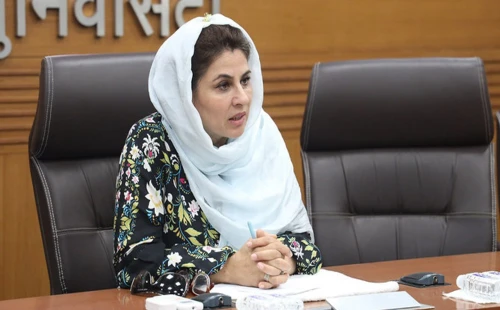 প্রথম নারী কূটনীতিক পেল আফগানিস্তান 