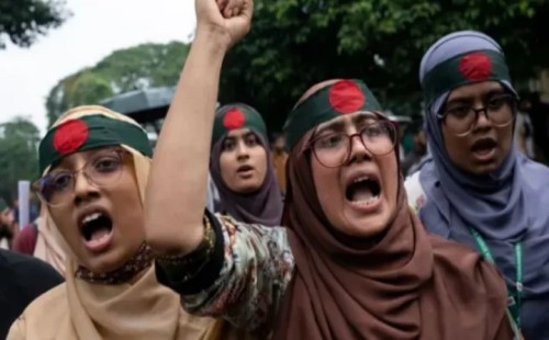 নিকাব পরে টকশোতে অংশ নিতে বাধা, সেই কর্মীকে অব্যাহতি দিল চ্যানেল আই 