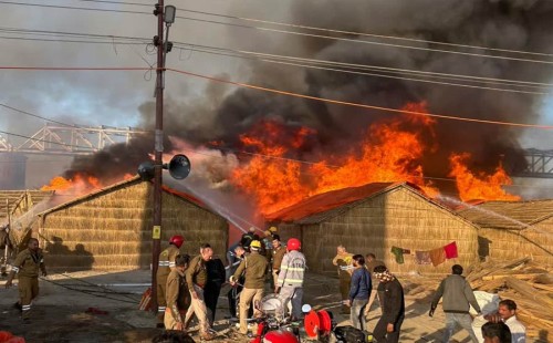 কুম্ভমেলায় আগুন, ৩০ মিনিটেই নিয়ন্ত্রণে 