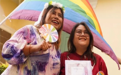 থাইল্যান্ডে শতাধিক সমকামী জুটির বিয়ে সম্পন্ন 