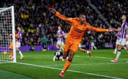 এমবাপ্পের হ্যাটট্রিকে রিয়ালের জয় 