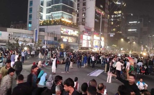 গুলশানে তিতুমীর কলেজ শিক্ষার্থীদের বিক্ষোভ, সড়ক বন্ধ 