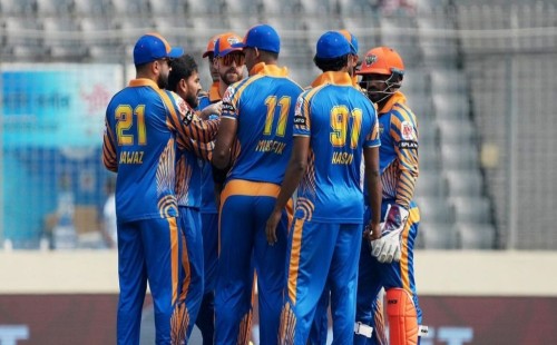 মিরাজ-নাসুম ঘূর্ণিতে দিশেহারা রংপুর,খুলনার টার্গেট ৬৬ 