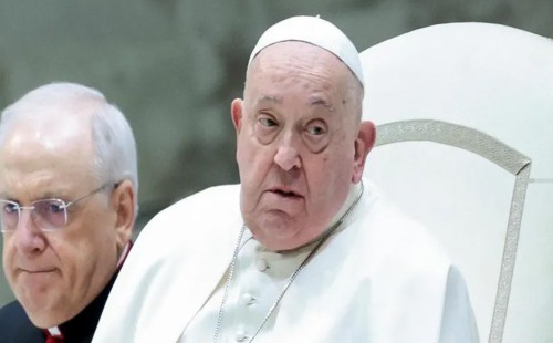 পোপ ফ্রান্সিসের শারীরিক অবস্থা আশঙ্কাজনক 