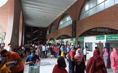 এবার কর্মবিরতিতে পোস্ট গ্র্যাজুয়েট ট্রেইনি চিকিৎসকরা 