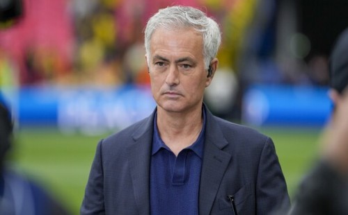 মামলা করে ৪২ হাজার পাউন্ড দাবি করলেন মরিনহো 