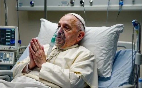 নীরবে রাত কাটালেন পোপ 