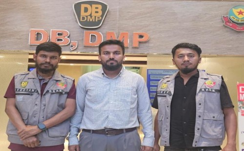 শ্যামলী স্কয়ারে নারীর প্রতি সহিংসতা, সেই রাসেল গ্রেপ্তার 