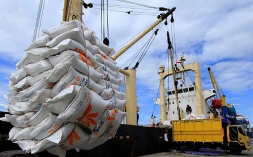 ভারত ও ভিয়েতনাম থেকে এসেছে চালের দুই জাহাজ 