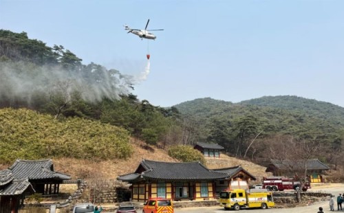 দ. কোরিয়ায় হেলিকপ্টার বিধ্বস্ত 
