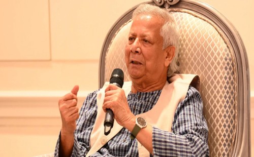 প্রবাসীদের সহযোগিতায় ভঙ্গুর অর্থনীতি ফের ঘুরে দাঁড়িয়েছে: প্রধান উপদেষ্টা 