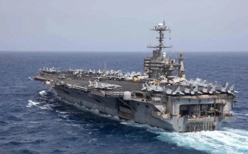 মার্কিন ক্যারিয়ারে হুথির হামলা 
