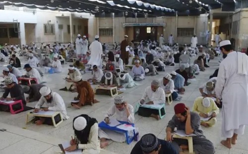 আজাদ কাশ্মীরে হাজারের বেশি মাদ্রাসা বন্ধ 