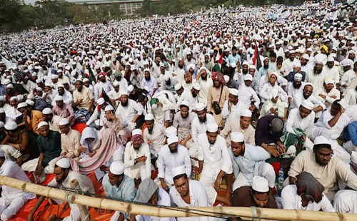 হেফাজতের মহাসমাবেশ জনসমুদ্রে পরিণত 